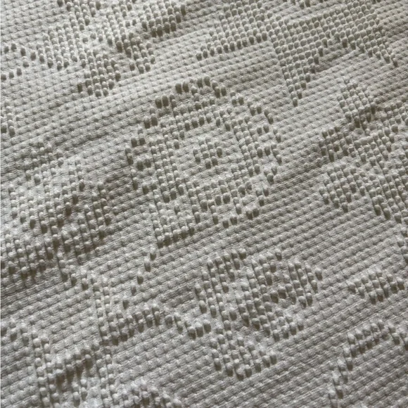 Morgan-Jones Martha Washington queen bedspread - Picture 2 of 8